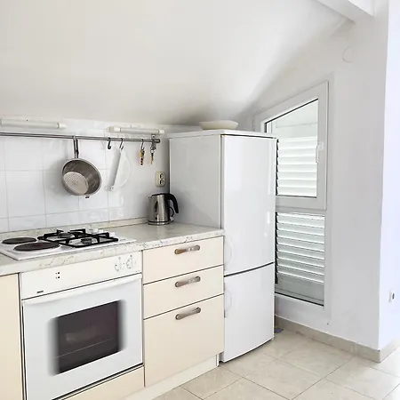 Ladria Apartment